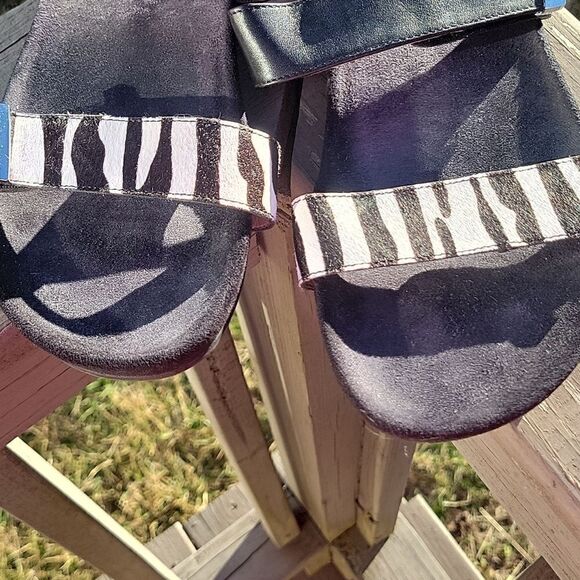 Vionic Jura zebra print sandal size 10 - Picture 3 of 7